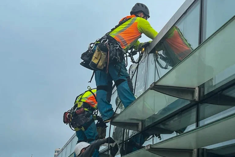 Glass-Partitions-Canopies-b1